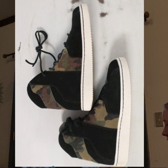 EXCELLENT Nike Air Jordan’s 7 Black Suede and Green Camouflage Hightops - Picture 7 of 9